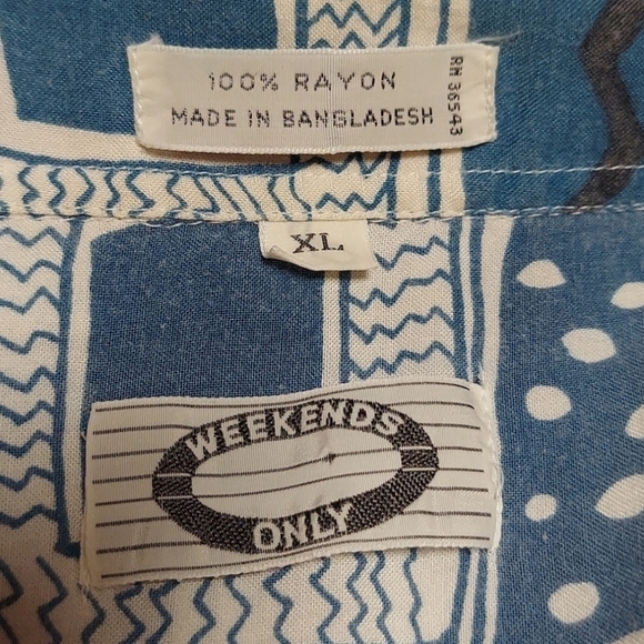 Weekends Only Hawaiian button down - Picture 4 of 4